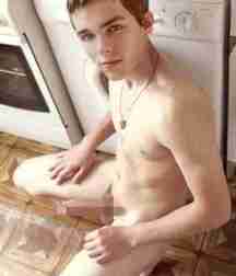 Nicholas Hoult 5a87c15e87abd.jpeg
