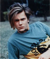 River Phoenix - A Legend 5a89fc9264c60.jpg