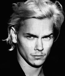 River Phoenix - A Legend 5a89fca8b27da.jpg