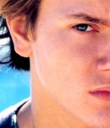 River Phoenix - A Legend 5a89fcc8e3c5d.jpg
