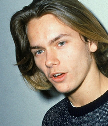 River Phoenix - A Legend 5a89fdba7a8b1.jpg