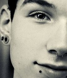 Boys with Piercings 5a981fd2c3fa3.jpg