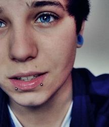 Boys with Piercings 5a981fdd2bf8b.jpg