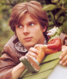 John Moulder-Brown: Cult and so Cute 5a9835742ffe6.jpg