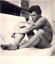 Bare-Legged Boys Are So Sexy 5a9ac5723a64e.png