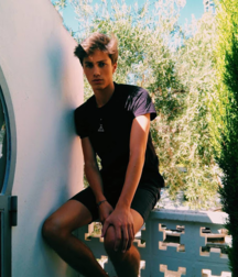 Bare-Legged Boys Are So Sexy 5a9ac5d8dd66d.png