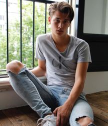 Boys in Jeans 5a9d6e559ee11.jpg