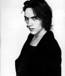 Jonathan Rhys-Meyers: Talented and Charismatic 5aab67b5ecdb6.jpg