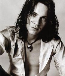 Jonathan Rhys-Meyers: Talented and Charismatic 5aab67ce328c1.jpg