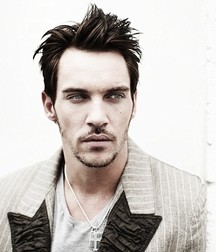 Jonathan Rhys-Meyers: Talented and Charismatic 5aab67d3c6c6e.jpg