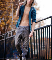 Toy Boys 5ad37c388beed.png