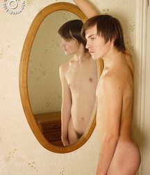 Mirror Boys 5b0daeaf616e5.jpg