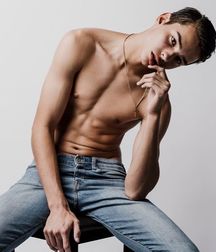 Showing Off Boys 5b7719c7e7719.jpg