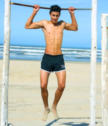 Hot(ties) in Shorts 5b8d314b68e4e.png