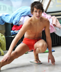 Hot(ties) in Shorts 5b8d32178c451.png