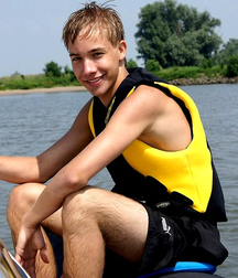 Hot(ties) in Shorts 5b8d32cc9542e.png