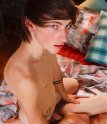 Boy Meets Boy 5ba1115c37b16.png