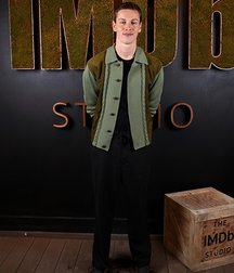 Harris Dickinson - New star 5bb0c393641fc.jpg