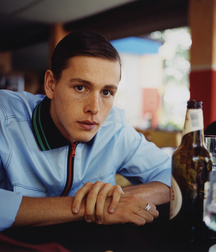 Harris Dickinson - New star 5bb0c3f277c0e.jpg