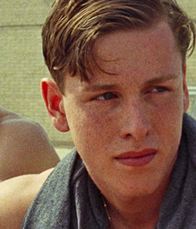 Harris Dickinson - New star 5bb0c40241c36.jpg