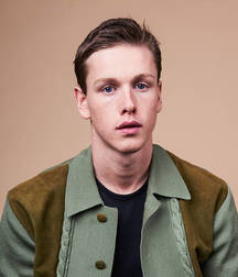 Harris Dickinson - New star 5bb0c49023ef5.jpg