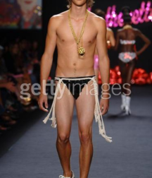 Fashion World Boys 5bb0e8ba17dbc.png
