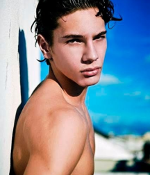 Fashion World Boys 5bb0e8ca35a01.png