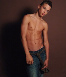 Fashion World Boys 5bb0eaf1c9a04.png