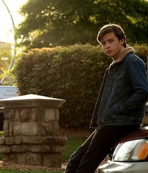 Nick Robinson ("Love Simon") 5bb8e3ea6c6c2.jpg