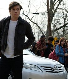 Nick Robinson ("Love Simon") 5bb8e4cdcf872.jpg