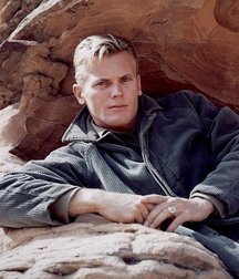 Tab Hunter (in memoriam) 5bb8f73441c41.jpg