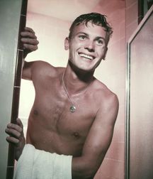 Tab Hunter (in memoriam) 5bb8f7d69c458.jpg