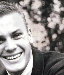 Tab Hunter (in memoriam) 5bb8f7fb79f78.jpg