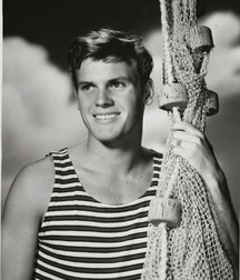Tab Hunter (in memoriam) 5bb8f81f5cc87.jpg
