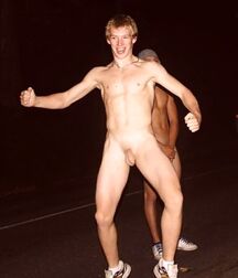 Naked in Public Gay Tube 5f6f6668cf2ad.jpg
