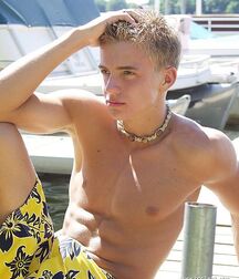 Jungs Torso Gay Tube 5f90691b8fbfe.jpg