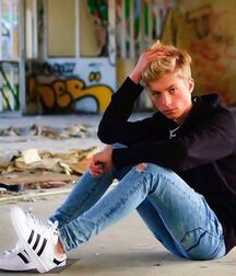 Tight Jeans on Cuties Gay Tube 5f9ee123a4349.jpg
