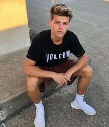 Dream Boyfriends Gay Tube 602f9c8b74b30.jpg
