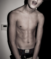 Shirtless Twinks 5e828f5f7c693.jpg