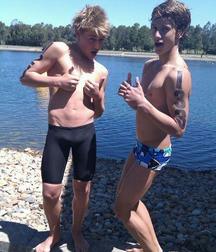 Shirtless Twinks 5e828f68ab284.jpg