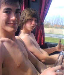 Shirtless Twinks 5e828f7d8ffab.jpg