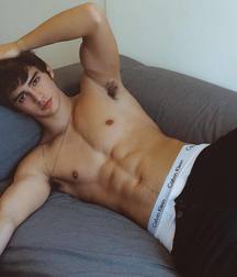 Ron Levi  5e8691e77e148.jpg