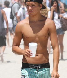 Boys At The Beach 5a5ae28a2d7b1.jpg