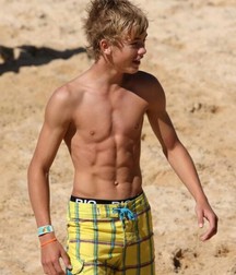 Boys At The Beach 5a5ae28f24dd4.jpg