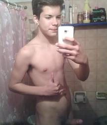 Boys I Find Attractive 5a64f2f8d1de0.jpg