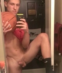 College boy selfies 5a7486dc9882c.jpg