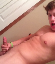 College boy selfies 5a74870f87c2b.jpg