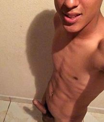 Latin Boys Showing Off 5b478b3feeb44.jpg