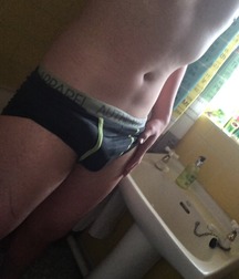 Four Exhibitionist Teens 5bae84b93cf45.jpg
