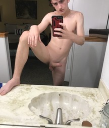 Four Exhibitionist Teens 5bae85067e8dc.jpg